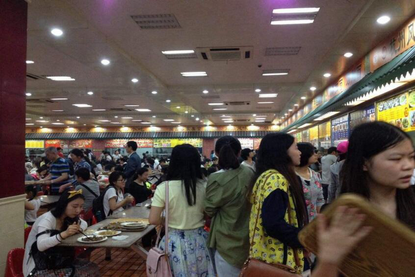 500人服裝工廠食堂承包：衛生安全菜品豐富